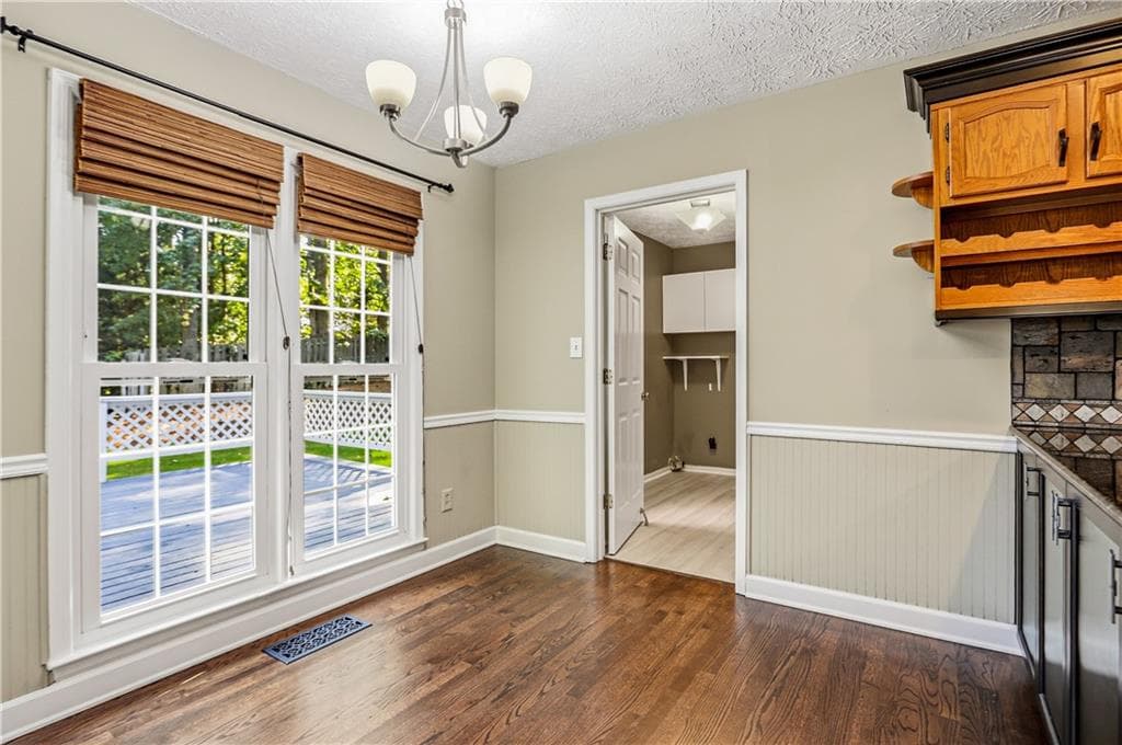 5 bedroom, 3 bathroom, 3,415 sq ft single family residence for sale at 2696 S Arbor Drive, Marietta, GA 30066 — photo 10