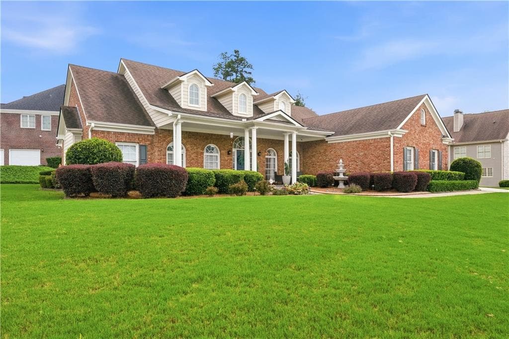 4 bedroom, 3 bathroom, 2,972 sq ft single family residence under contract at 1353 Arbor Bluff Court, Lawrenceville, GA 30045 — photo 2