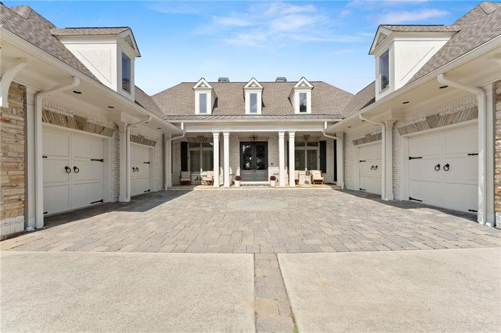 6 bedroom, 7 bathroom, 7,725 sq ft single family residence for sale at 9230 Arbourlac Lane, Gainesville, GA 30506 — photo 7