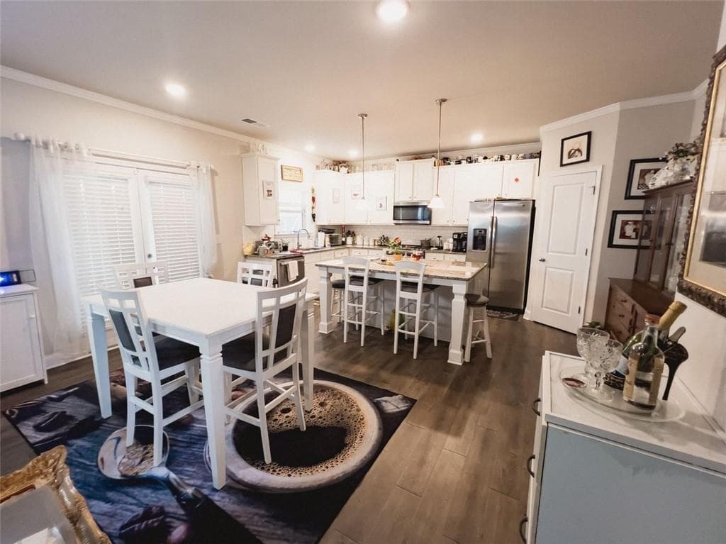 7 bedroom, 4 bathroom, 3,912 sq ft single family residence for sale at 295 Stonecreek Parkway, Covington, GA 30016 — photo 4