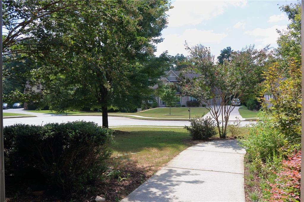 4 bedroom, 3 bathroom, 2,784 sq ft single family residence for sale at 1238 Fairwinds Drive, Loganville, GA 30052 — photo 4