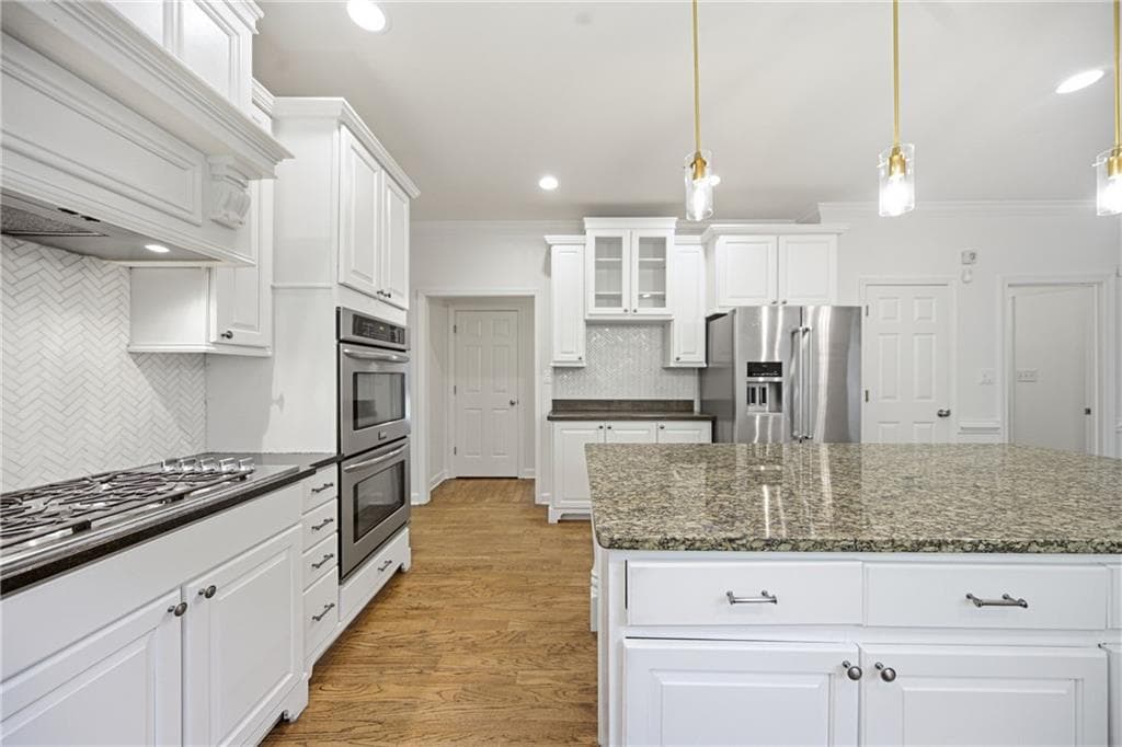4 bedroom, 3 bathroom, 4,183 sq ft single family residence under contract at 1440 Shade Tree Way, Alpharetta, GA 30009 — photo 2