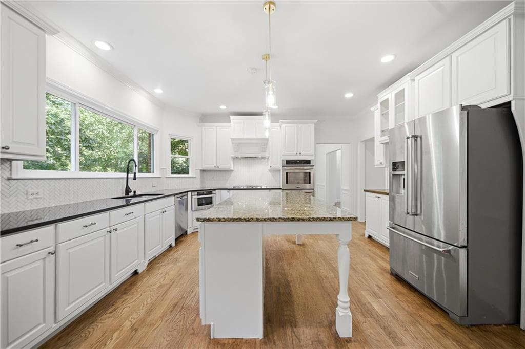 4 bedroom, 3 bathroom, 4,183 sq ft single family residence under contract at 1440 Shade Tree Way, Alpharetta, GA 30009 — photo 7