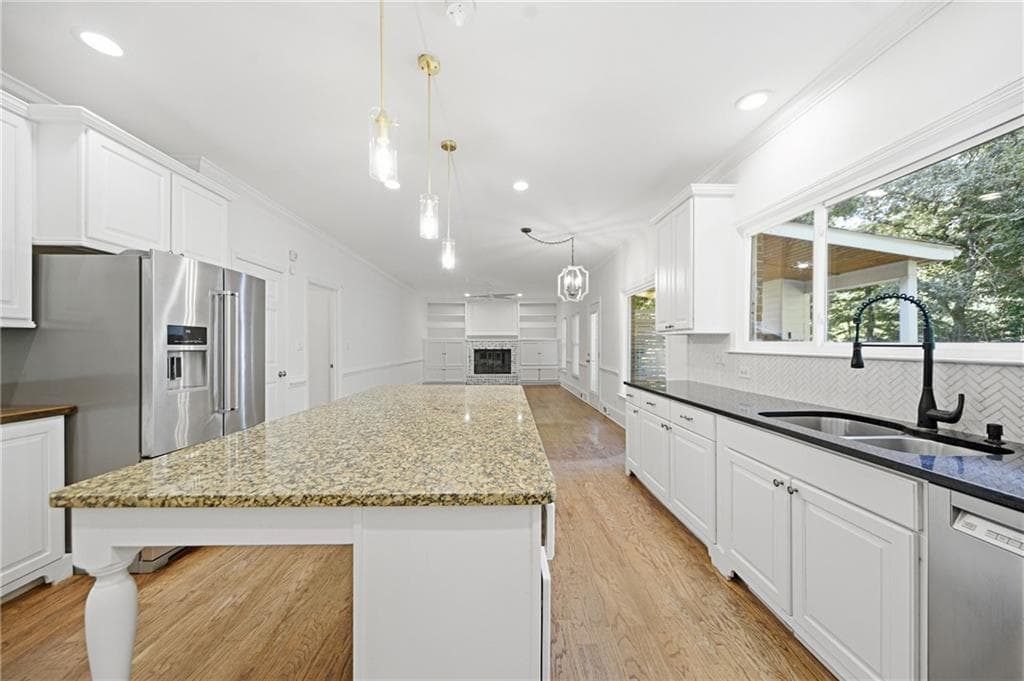 4 bedroom, 3 bathroom, 4,183 sq ft single family residence under contract at 1440 Shade Tree Way, Alpharetta, GA 30009 — photo 8