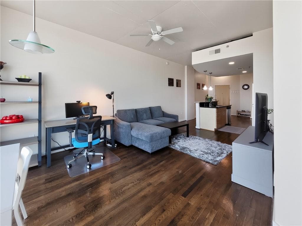 1 bedroom, 1 bathroom, 816 sq ft condominium for rent at 361 17th Street 1710, Atlanta, GA 30363 for $2,050 a month — photo 4