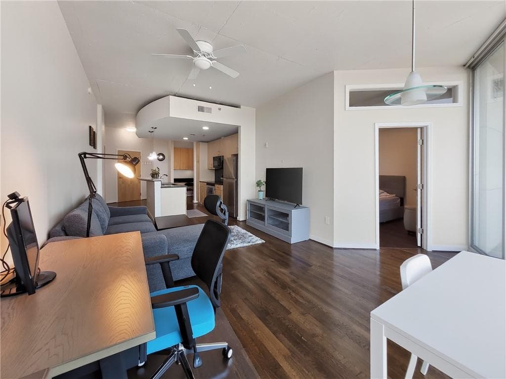 1 bedroom, 1 bathroom, 816 sq ft condominium for rent at 361 17th Street 1710, Atlanta, GA 30363 for $2,050 a month — photo 5