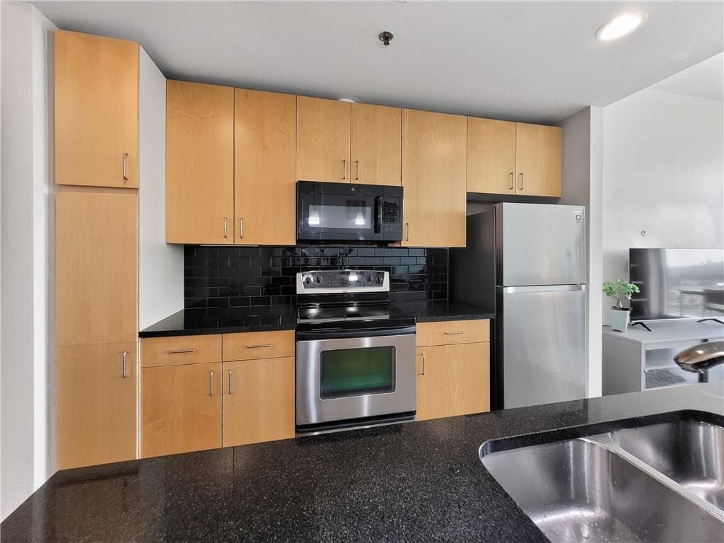 1 bedroom, 1 bathroom, 816 sq ft condominium for rent at 361 17th Street 1710, Atlanta, GA 30363 for $2,050 a month — photo 7