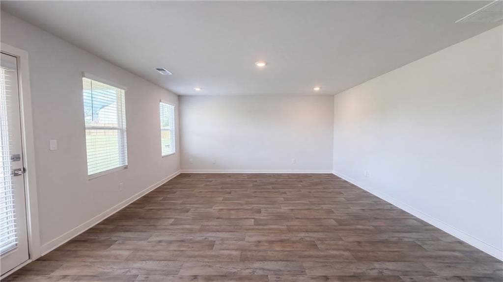 5 bedroom, 3 bathroom, 2,376 sq ft single family residence for sale at 800 Maduro Way, Mcdonough, GA 30253 — photo 3