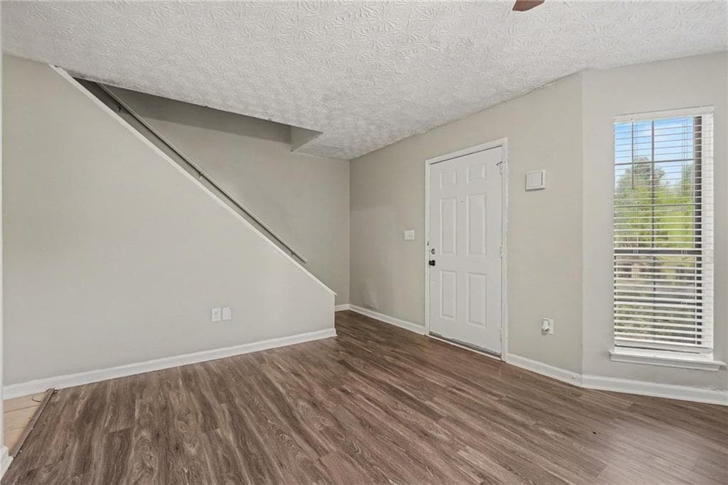 3 bedroom, 3 bathroom, 1,332 sq ft townhouse for sale at 3558 Hopkins Court, Powder Springs, GA 30127 — photo 4