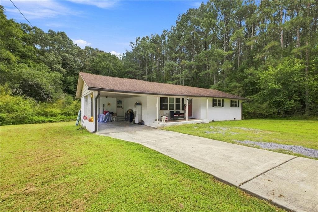 3 bedroom, 2 bathroom, 1,392 sq ft single family residence for sale at 584 Church Road, Calhoun, GA 30701 — photo 2