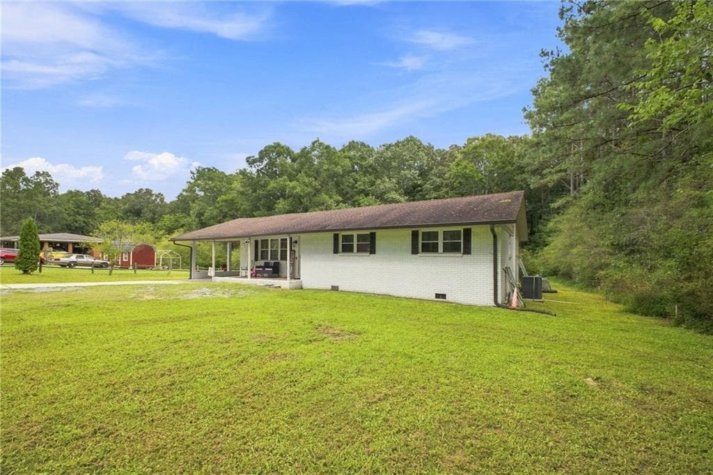 3 bedroom, 2 bathroom, 1,392 sq ft single family residence for sale at 584 Church Road, Calhoun, GA 30701 — photo 3