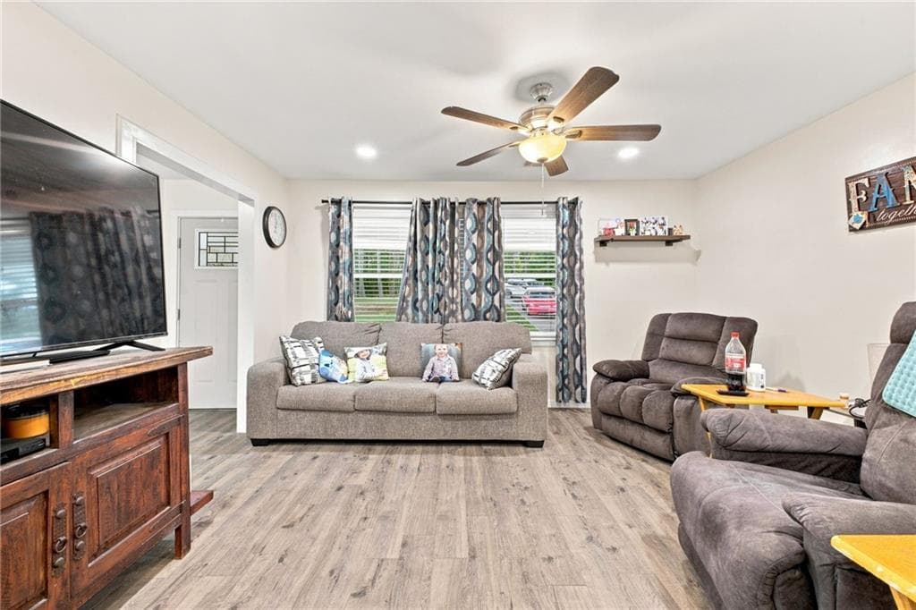3 bedroom, 2 bathroom, 1,392 sq ft single family residence for sale at 584 Church Road, Calhoun, GA 30701 — photo 10