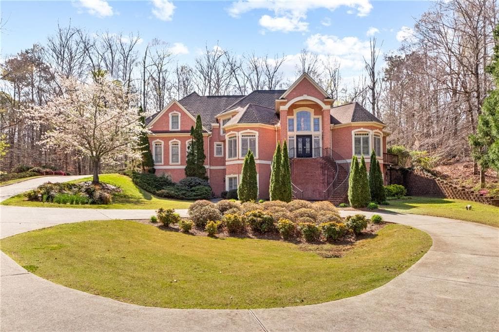 6 bedroom, 7 bathroom, 7,552 sq ft single family residence for sale at 4680 Hamden Forest Drive, Atlanta, GA 30331 — photo 3