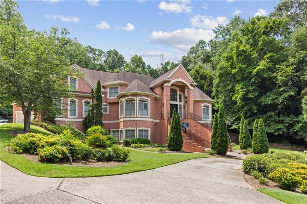 6 bedroom, 7 bathroom, 7,552 sq ft single family residence for sale at 4680 Hamden Forest Drive, Atlanta, GA 30331 — photo 6