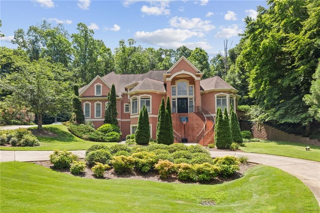 6 bedroom, 7 bathroom, 7,552 sq ft single family residence for sale at 4680 Hamden Forest Drive, Atlanta, GA 30331 — photo 8
