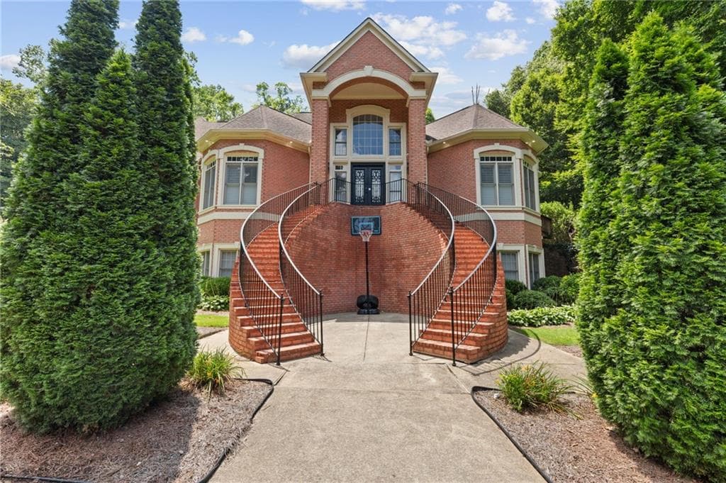 6 bedroom, 7 bathroom, 7,552 sq ft single family residence for sale at 4680 Hamden Forest Drive, Atlanta, GA 30331 — photo 9
