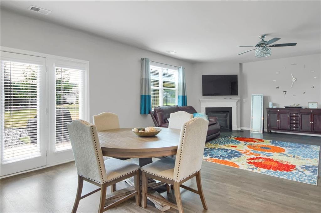 5 bedroom, 3 bathroom, 2,802 sq ft single family residence under contract at 6806 Creekgate Way, Douglasville, GA 30134 — photo 10