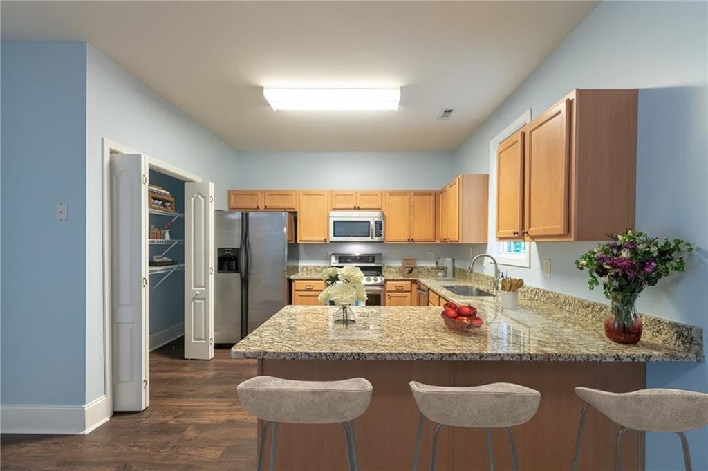 4 bedroom, 3 bathroom, 2,349 sq ft single family residence for rent at 5181 Heather Road, Smyrna, GA 30082 for $2,700 a month — photo 3