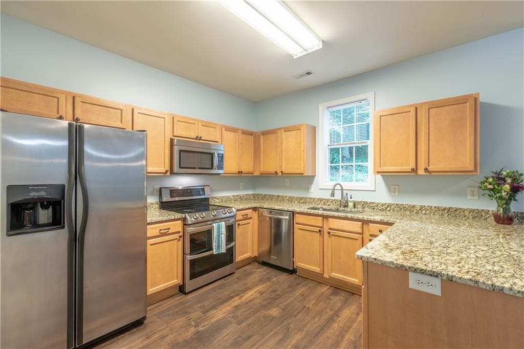 4 bedroom, 3 bathroom, 2,349 sq ft single family residence for rent at 5181 Heather Road, Smyrna, GA 30082 for $2,700 a month — photo 6