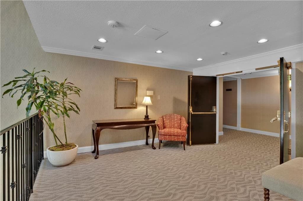 3 bedroom, 2 bathroom, 1,720 sq ft condominium for sale at 26204 Plantation Drive, Atlanta, GA 30324 — photo 2