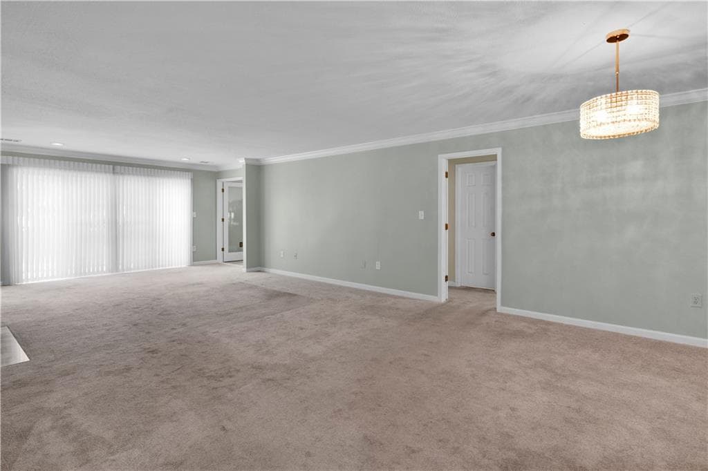 3 bedroom, 2 bathroom, 1,720 sq ft condominium for sale at 26204 Plantation Drive, Atlanta, GA 30324 — photo 7