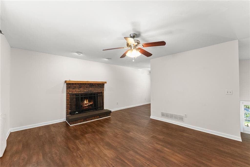 3 bedroom, 2 bathroom, 1,586 sq ft single family residence for sale at 1421 Northwood Circle, Gainesville, GA 30501 — photo 8