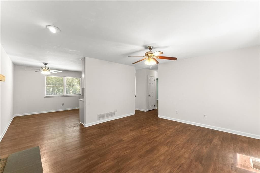 3 bedroom, 2 bathroom, 1,586 sq ft single family residence for sale at 1421 Northwood Circle, Gainesville, GA 30501 — photo 9