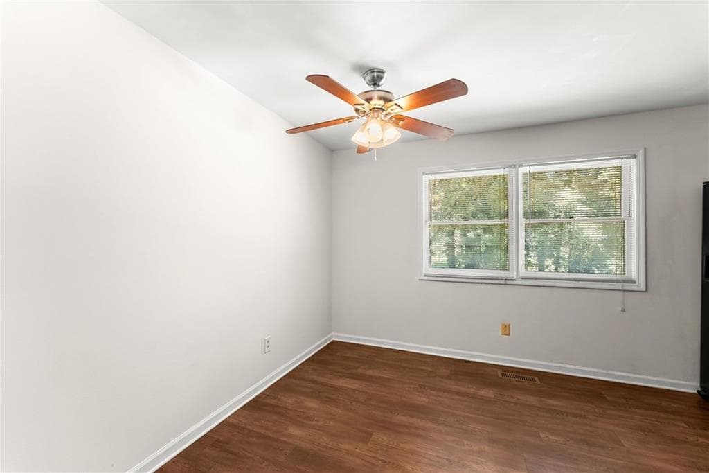 3 bedroom, 2 bathroom, 1,586 sq ft single family residence for sale at 1421 Northwood Circle, Gainesville, GA 30501 — photo 10