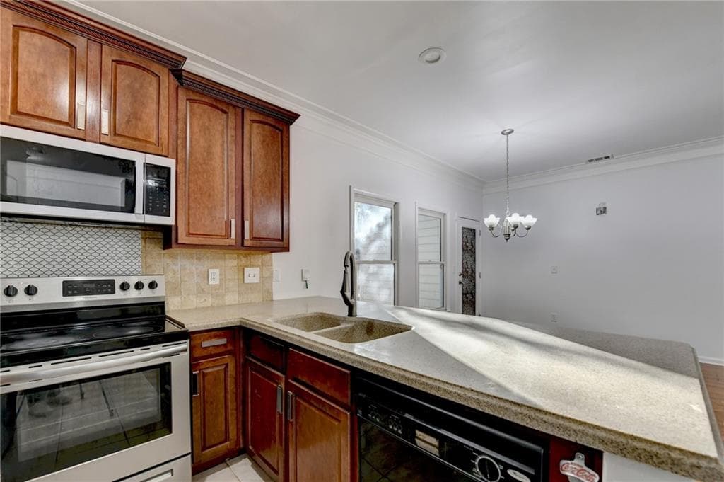3 bedroom, 3 bathroom, 1,548 sq ft condominium for sale at 5510 Stonewood Court, Norcross, GA 30093 — photo 7
