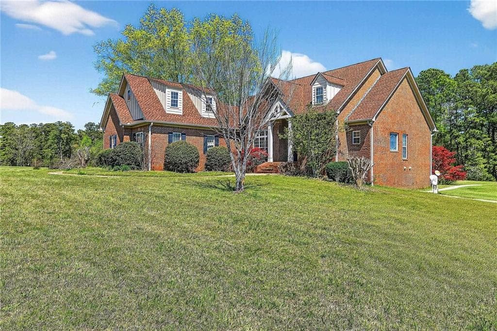 5 bedroom, 5 bathroom, 4,381 sq ft single family residence under contract at 360 Happy Hill Road, Carrollton, GA 30016 — photo 2