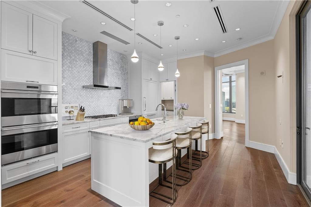 3 bedroom, 4 bathroom, 2,999 sq ft condominium for sale at 3376 Peachtree Road 35A, Atlanta, GA 30326 — photo 5