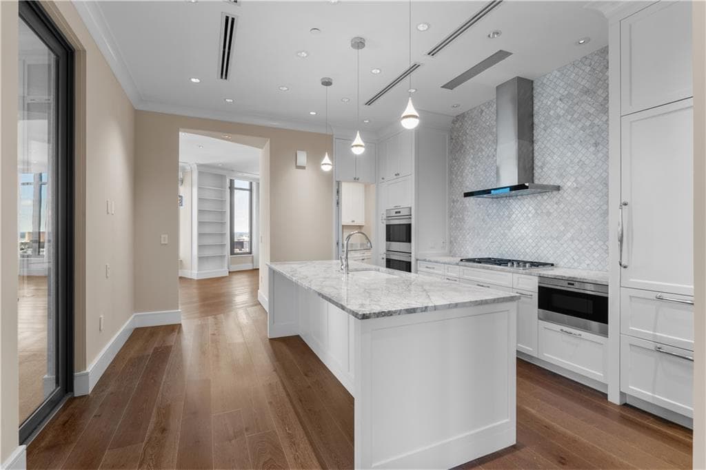 3 bedroom, 4 bathroom, 2,999 sq ft condominium for sale at 3376 Peachtree Road 35A, Atlanta, GA 30326 — photo 7