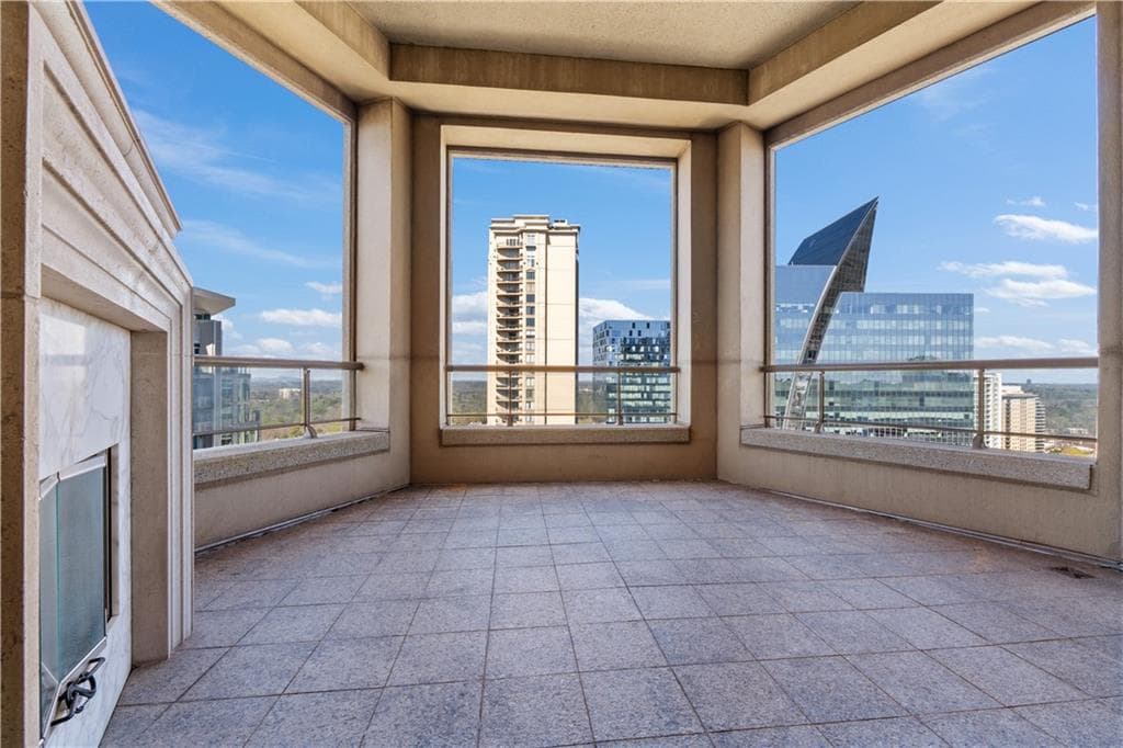 3 bedroom, 4 bathroom, 2,999 sq ft condominium for sale at 3376 Peachtree Road 35A, Atlanta, GA 30326 — photo 10