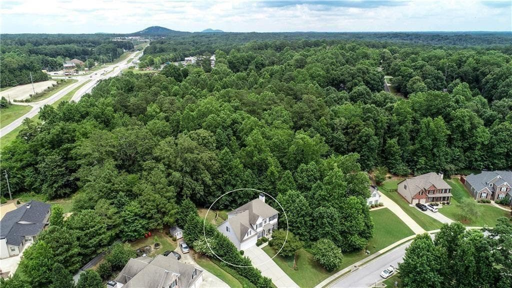 6 bedroom, 4 bathroom, 3,950 sq ft single family residence under contract at 107 Sedgefield Overlook, Dallas, GA 30157 — photo 3