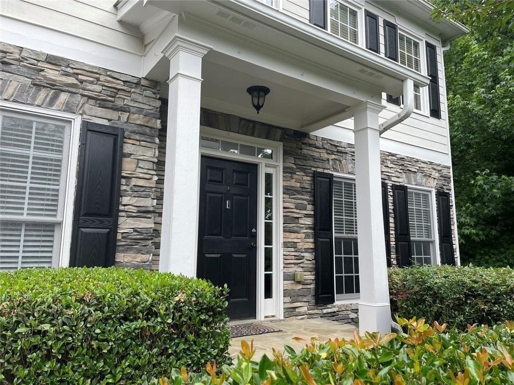 6 bedroom, 4 bathroom, 3,950 sq ft single family residence under contract at 107 Sedgefield Overlook, Dallas, GA 30157 — photo 4