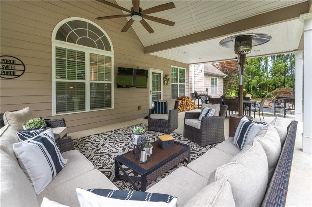 4 bedroom, 3 bathroom, 2,712 sq ft single family residence under contract at 112 Caraway Road, Locust Grove, GA 30248 — photo 7
