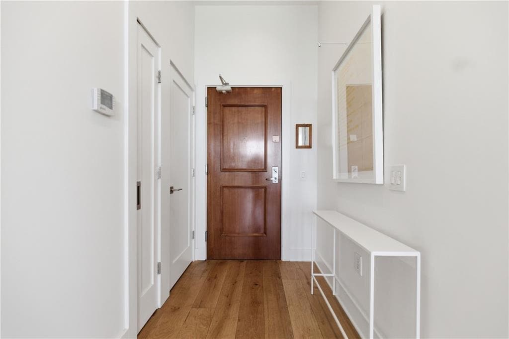 1 bedroom, 1 bathroom, 964 sq ft condominium for sale at 3820 Roswell Road 1012, Atlanta, GA 30342 — photo 2