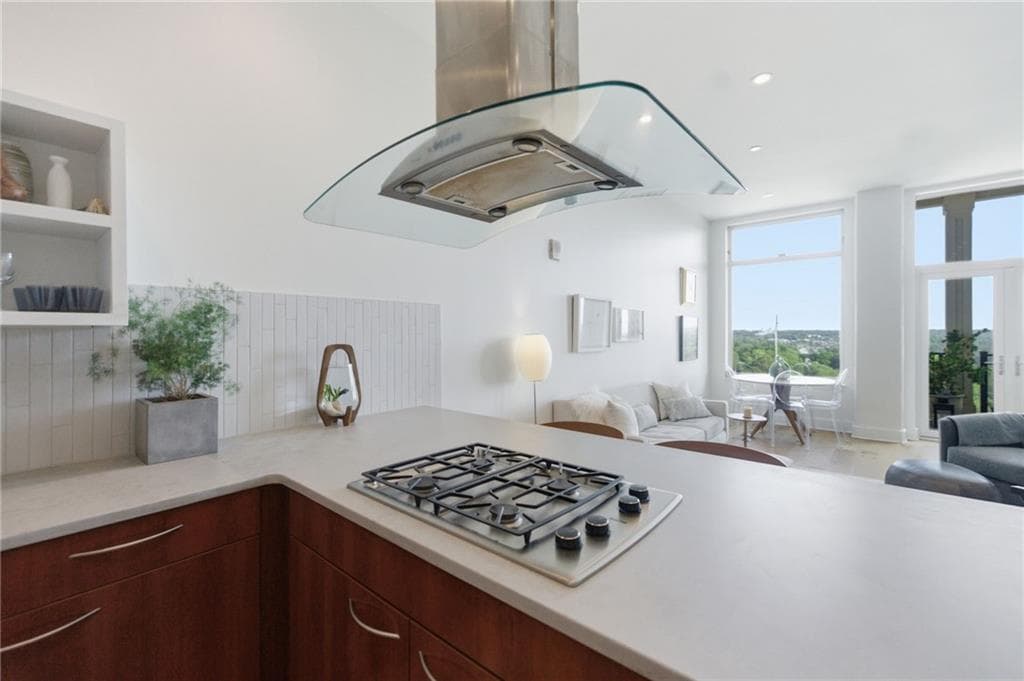 1 bedroom, 1 bathroom, 964 sq ft condominium for sale at 3820 Roswell Road 1012, Atlanta, GA 30342 — photo 8