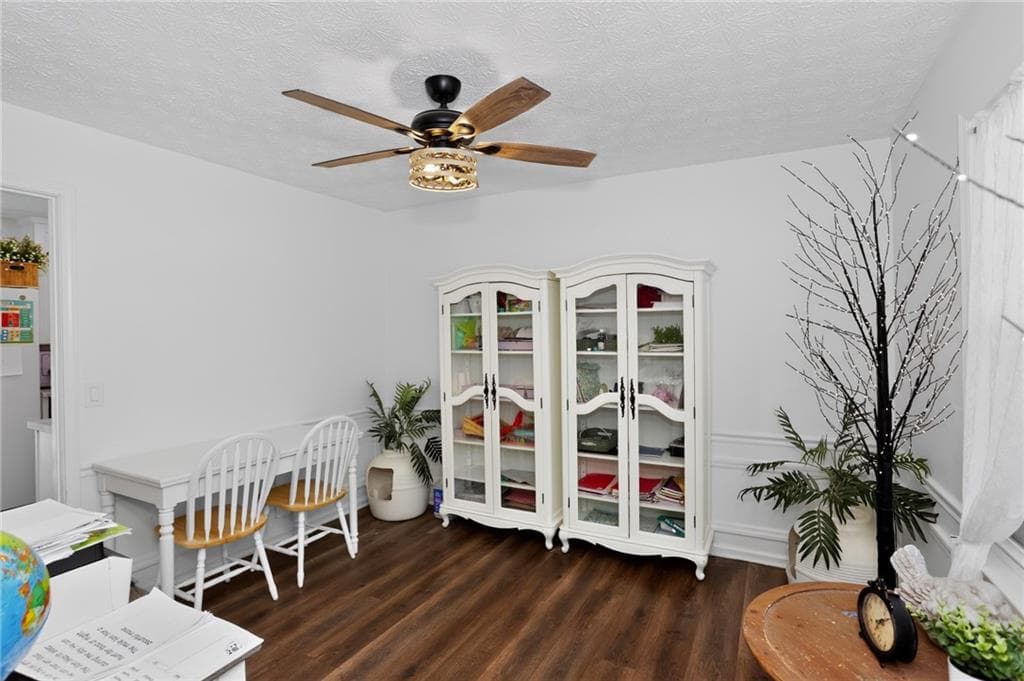 3 bedroom, 3 bathroom, 1,638 sq ft single family residence for sale at 222 Valley Brook Drive, Woodstock, GA 30188 — photo 2