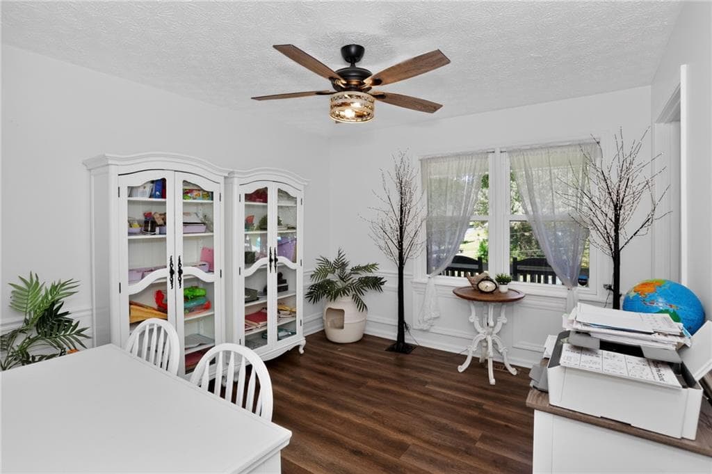3 bedroom, 3 bathroom, 1,638 sq ft single family residence for sale at 222 Valley Brook Drive, Woodstock, GA 30188 — photo 3