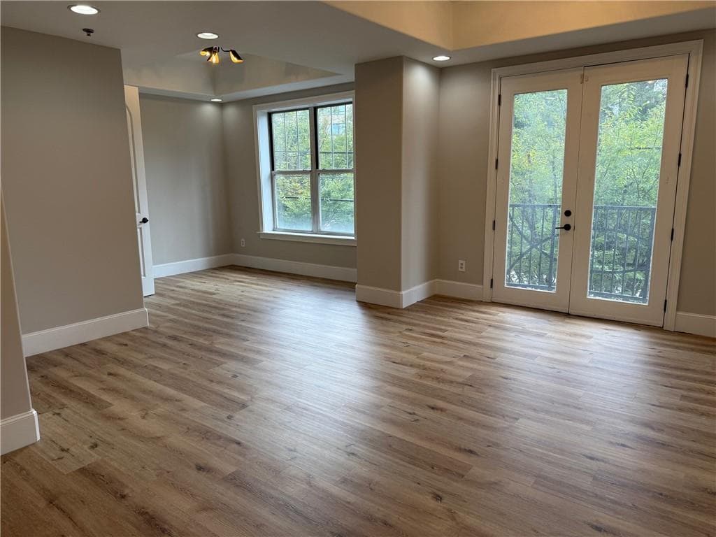 1 bedroom, 2 bathroom, 930 sq ft condominium for sale at 2255 Peachtree Road 322, Atlanta, GA 30309 — photo 4
