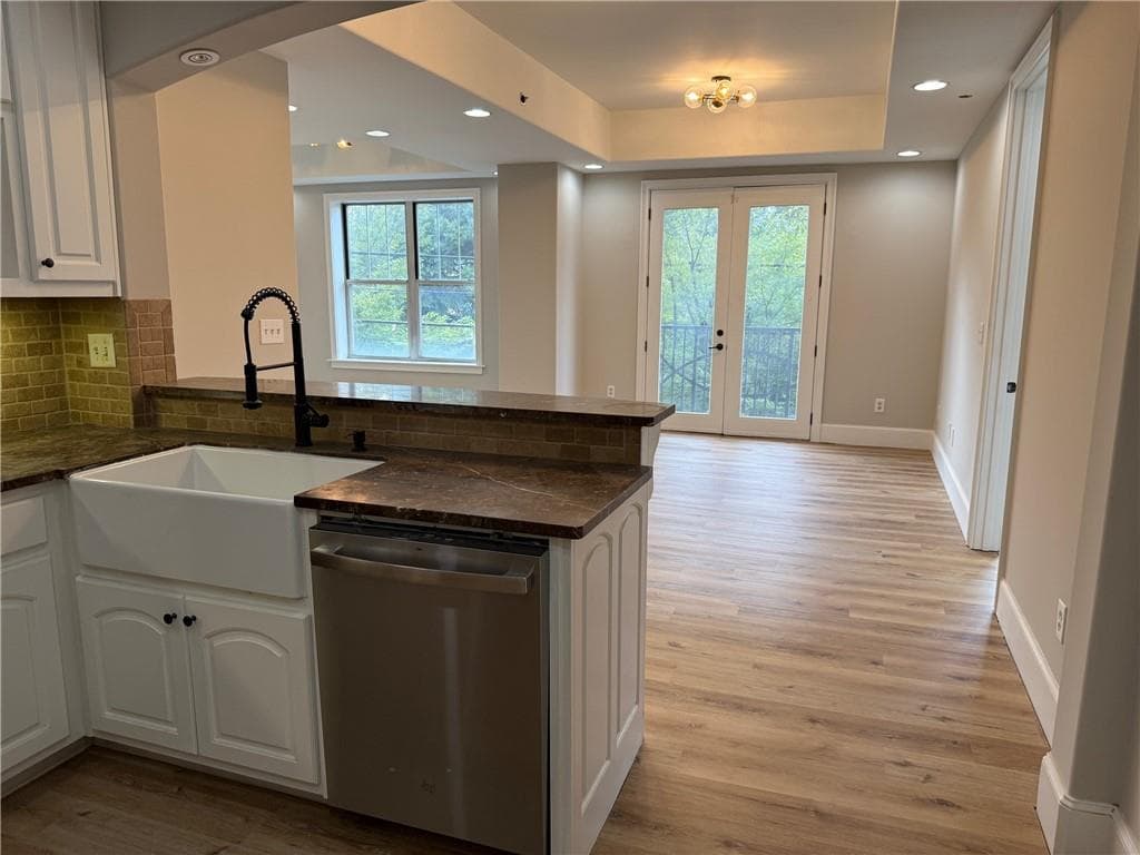 1 bedroom, 2 bathroom, 930 sq ft condominium for sale at 2255 Peachtree Road 322, Atlanta, GA 30309 — photo 8