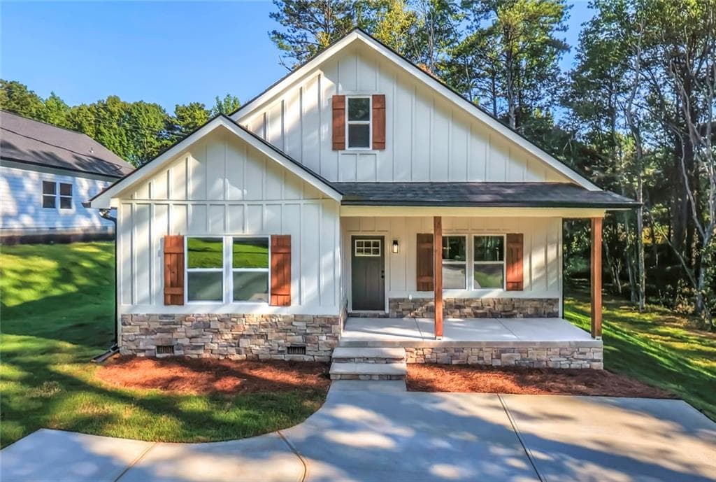 3 bedroom, 2 bathroom, 1,500 sq ft single family residence under contract at 1120 Whispering Hills Drive, Bremen, GA 30110
