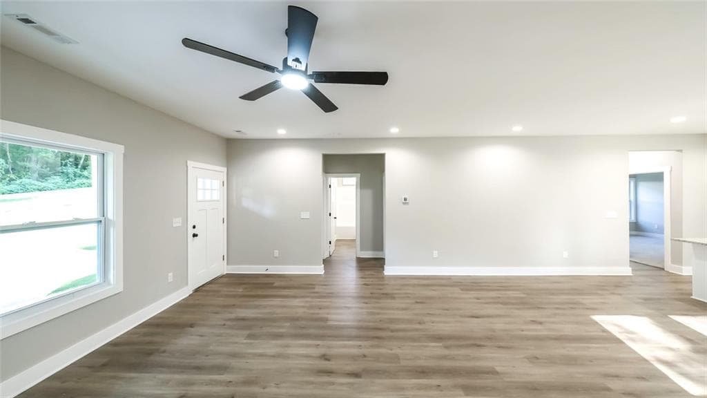 3 bedroom, 2 bathroom, 1,500 sq ft single family residence under contract at 1120 Whispering Hills Drive, Bremen, GA 30110 — photo 3