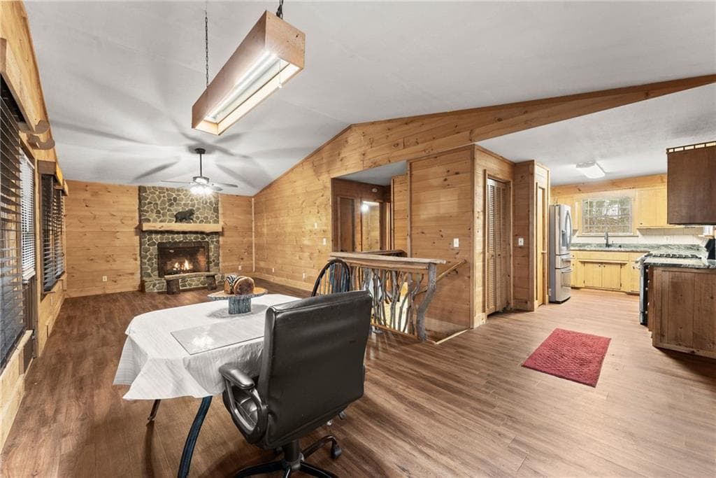 3 bedroom, 2 bathroom, 1,710 sq ft single family residence for sale at 279 Cindy Cove Road, Blairsville, GA 30512 — photo 8