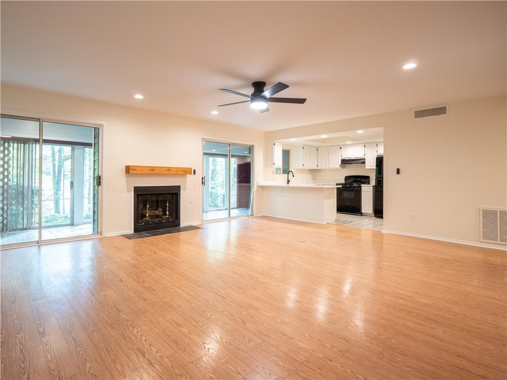 2 bedroom, 2 bathroom, 1,250 sq ft condominium for sale at 43 Arbor End, Smyrna, GA 30080 — photo 6