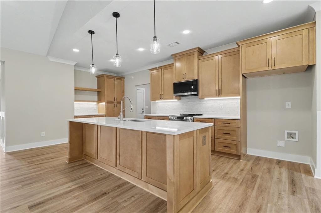 4 bedroom, 3 bathroom, 2,357 sq ft single family residence for sale at 6740 Little Whistle Way, Clermont, GA 30527 — photo 8