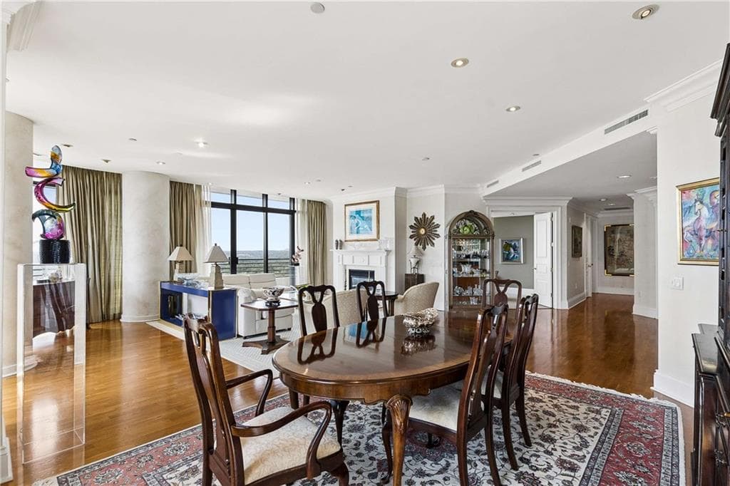 3 bedroom, 3 bathroom, 2,842 sq ft condominium for sale at 750 Park Avenue 19W, Atlanta, GA 30326 — photo 8