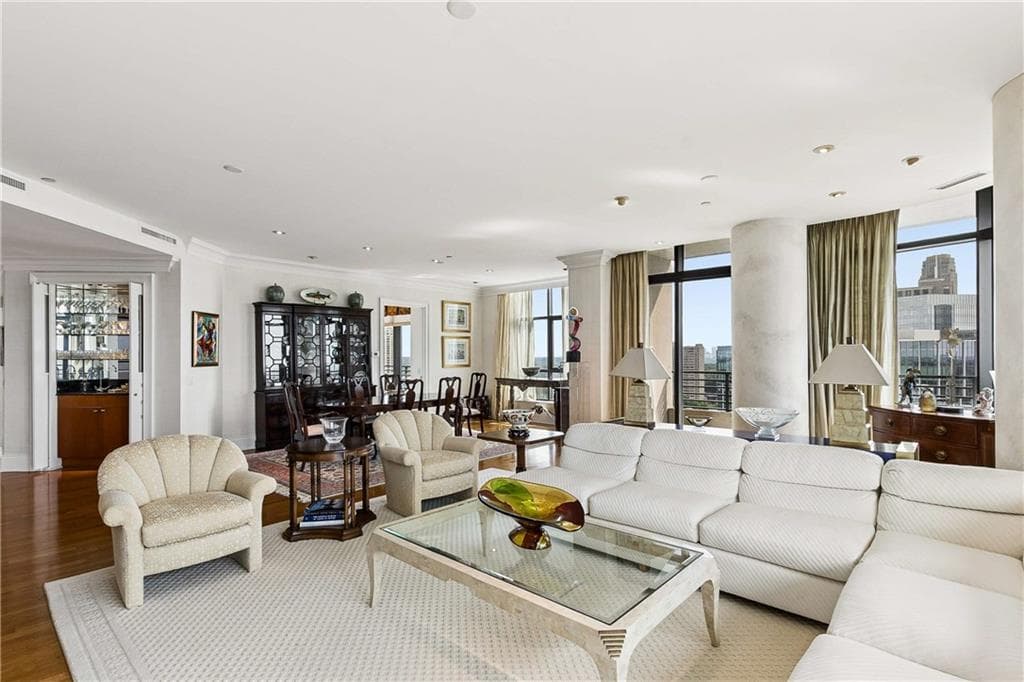 3 bedroom, 3 bathroom, 2,842 sq ft condominium for sale at 750 Park Avenue 19W, Atlanta, GA 30326 — photo 10