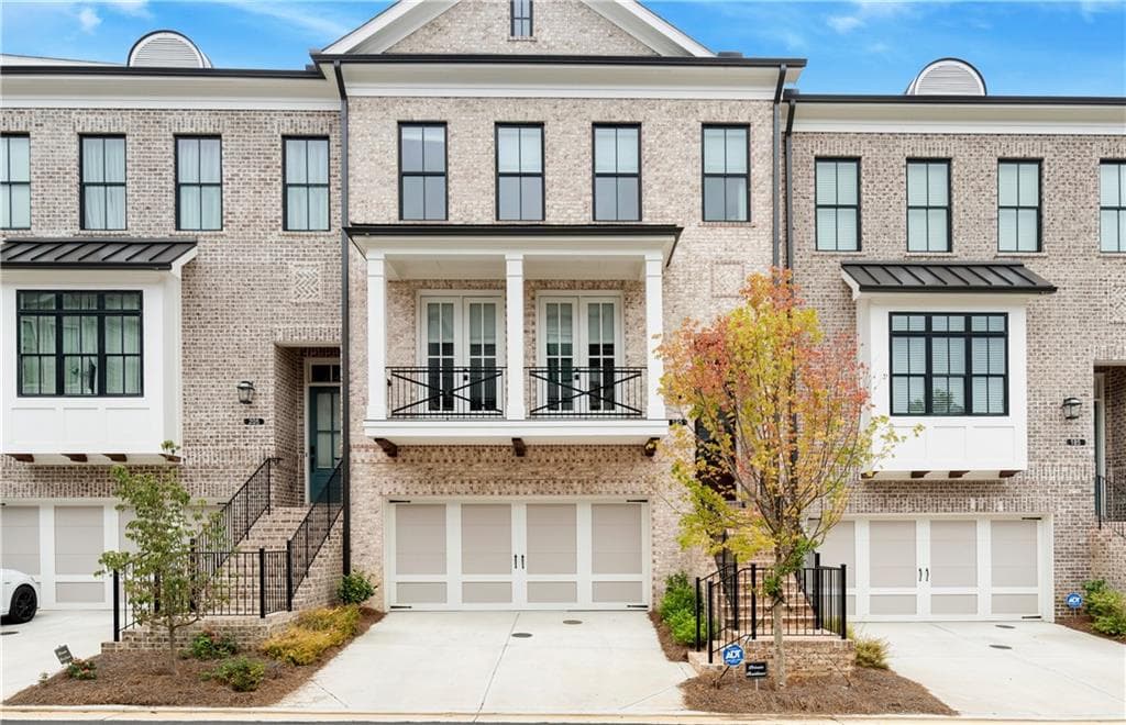 4 bedroom, 4 bathroom, 2,347 sq ft townhouse under contract at 195 Briscoe Way 140, Alpharetta, GA 30009